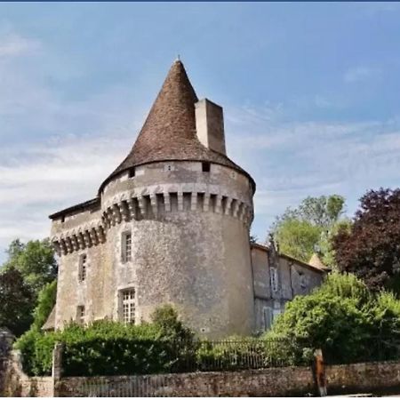 Chez Sarah - L'Escapade Javerlhac-et-la-Chapelle-Saint-Robert Exterior photo